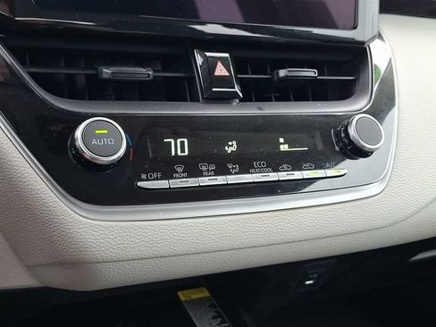 Used 2025 Toyota Corolla LE w/ LE Premium Package FWD image 15