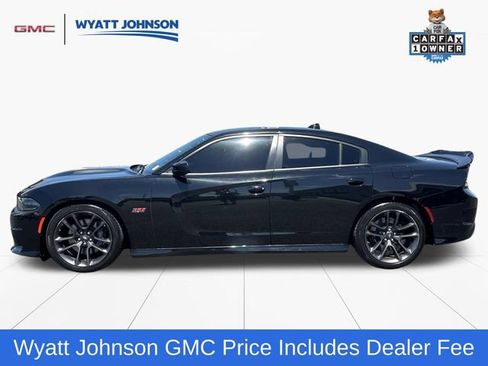 Used 2022 Dodge Charger Scat Pack w/ Navigation & Travel Group RWD image 2