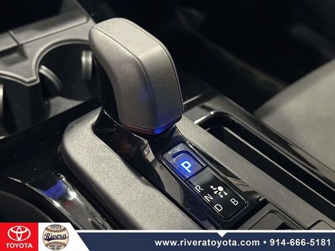 Used 2024 Toyota Prius Prime FWD image 29