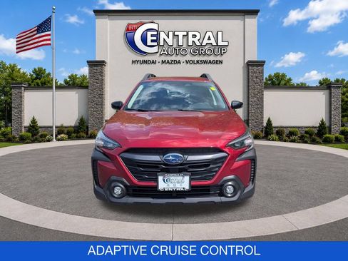 Used 2025 Subaru Outback Premium AWD/4WD image 2