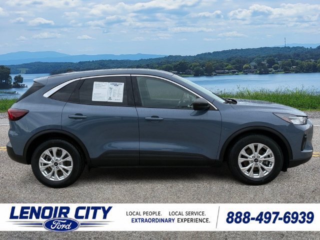 Certified 2023 Ford Escape Active w/ Tech Pack #1 FWD image 2