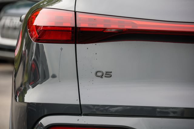 Used 2025 Audi Q5 Premium Plus w/ Premium Plus AWD/4WD image 21