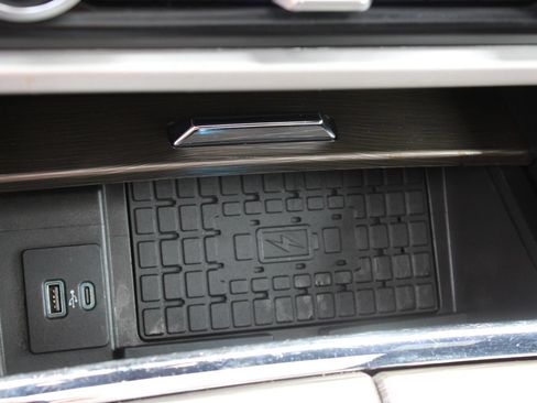 Used 2024 Ford Expedition Limited AWD/4WD image 18