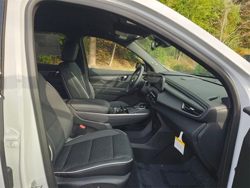 New 2026 Buick Enclave Sport Touring image 11