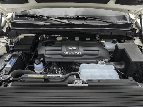 Used 2017 Nissan Titan SV image 16