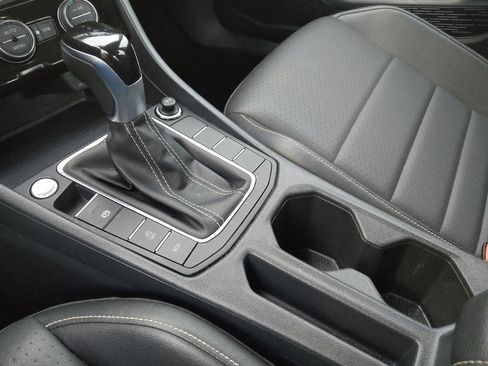 Used 2024 Volkswagen Jetta SE FWD image 26