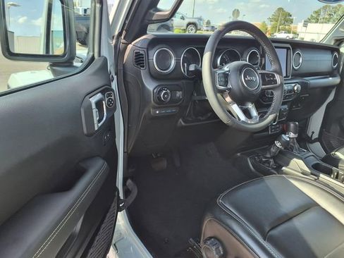 Used 2023 Jeep Wrangler Unlimited Sahara w/ Cold Weather Group image 7