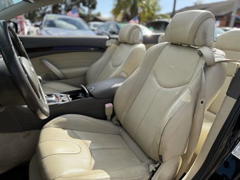 Used 2014 INFINITI Q60 Convertible w/ Premium Package image 12