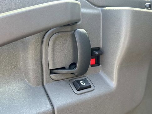 Used 2023 GMC Savana 2500 Extended w/ Driver Convenience Package image 15