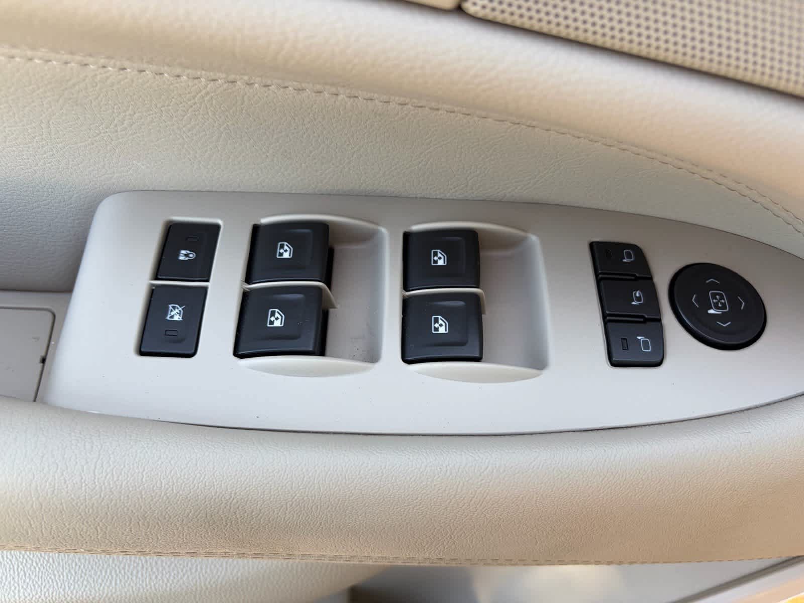 Used 2018 Cadillac Escalade Premium Luxury AWD/4WD image 27