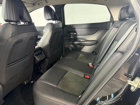 Used 2024 Nissan Ariya AWD image 24