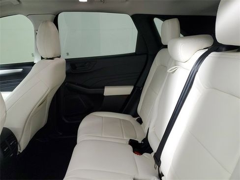 Used 2022 Ford Escape SE w/ SE Sport Appearance Package image 11