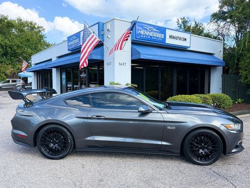 Used 2015 Ford Mustang GT Premium RWD image 9