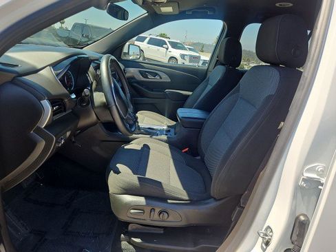 Used 2023 Chevrolet Traverse LT FWD image 18