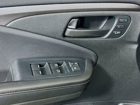 Used 2022 Honda Pilot TrailSport image 17