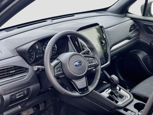 Used 2025 Subaru Forester Premium AWD/4WD image 9