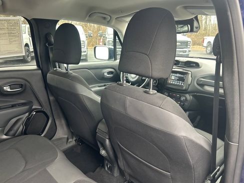 Used 2019 Jeep Renegade Altitude w/ Quick Order Package 2XM image 38