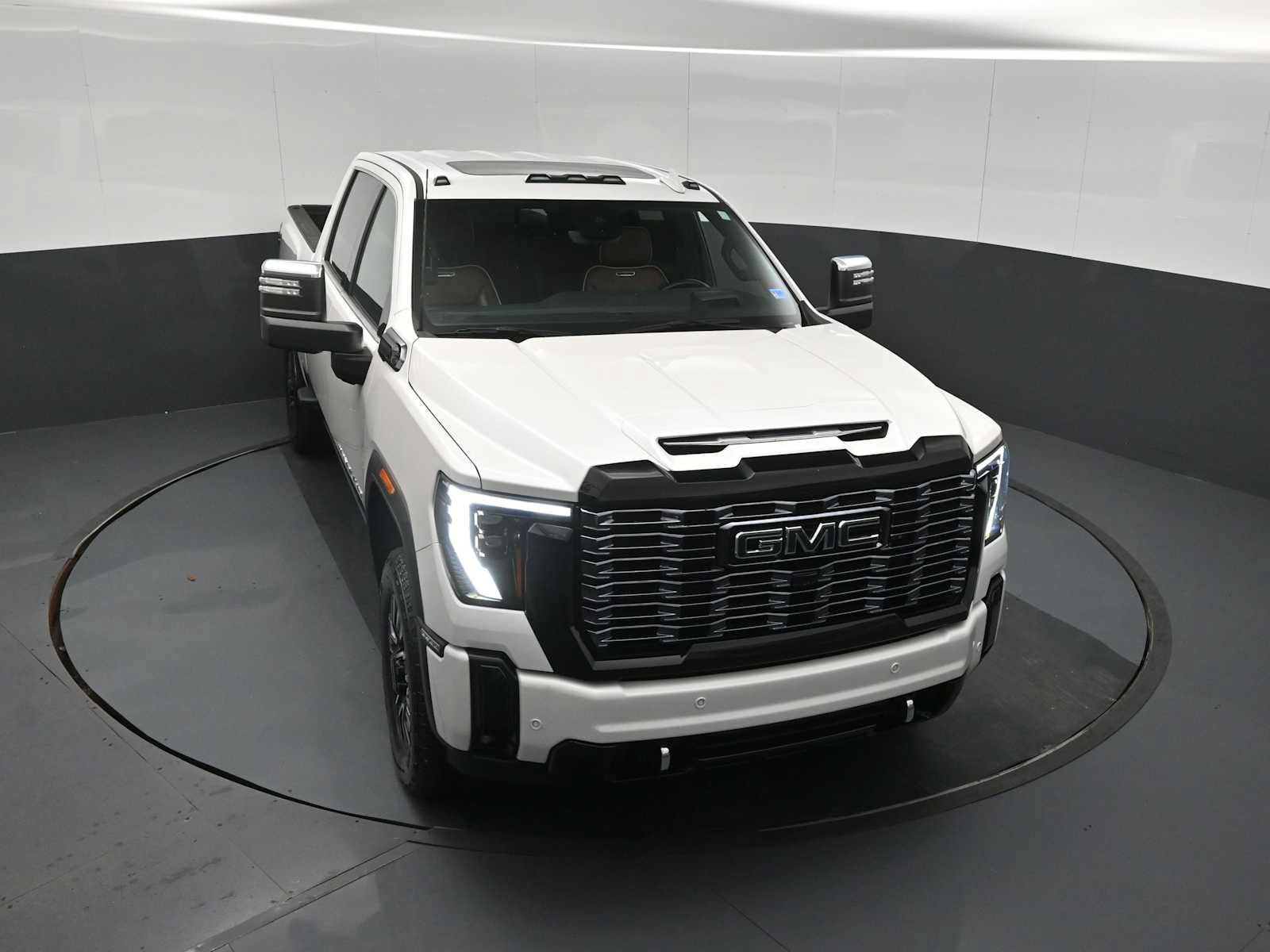 Used 2025 GMC Sierra 2500 Denali Ultimate w/ Max Trailering Package AWD/4WD image 11