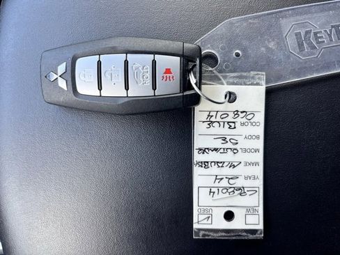 Used 2024 Mitsubishi Outlander SE Black Edition image 11