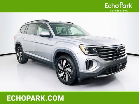 Used 2025 Volkswagen Atlas SE image 1