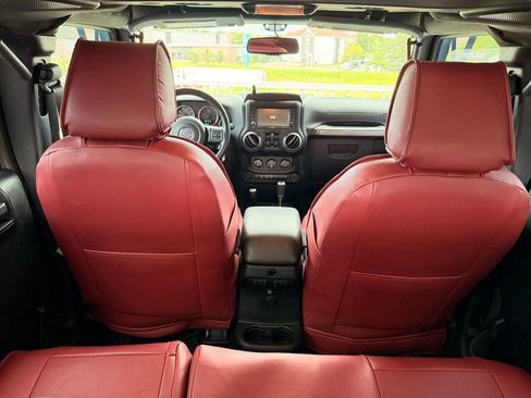 Used 2015 Jeep Wrangler Unlimited Sport w/ Quick Order Package 24S AWD/4WD image 27