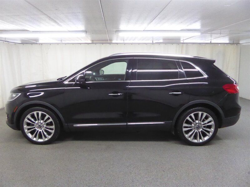 Used 2016 Lincoln MKX Reserve w/ Luxury Package AWD/4WD image 4