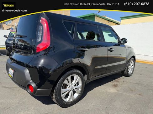 Used 2014 Kia Soul + w/ Audio Package image 5