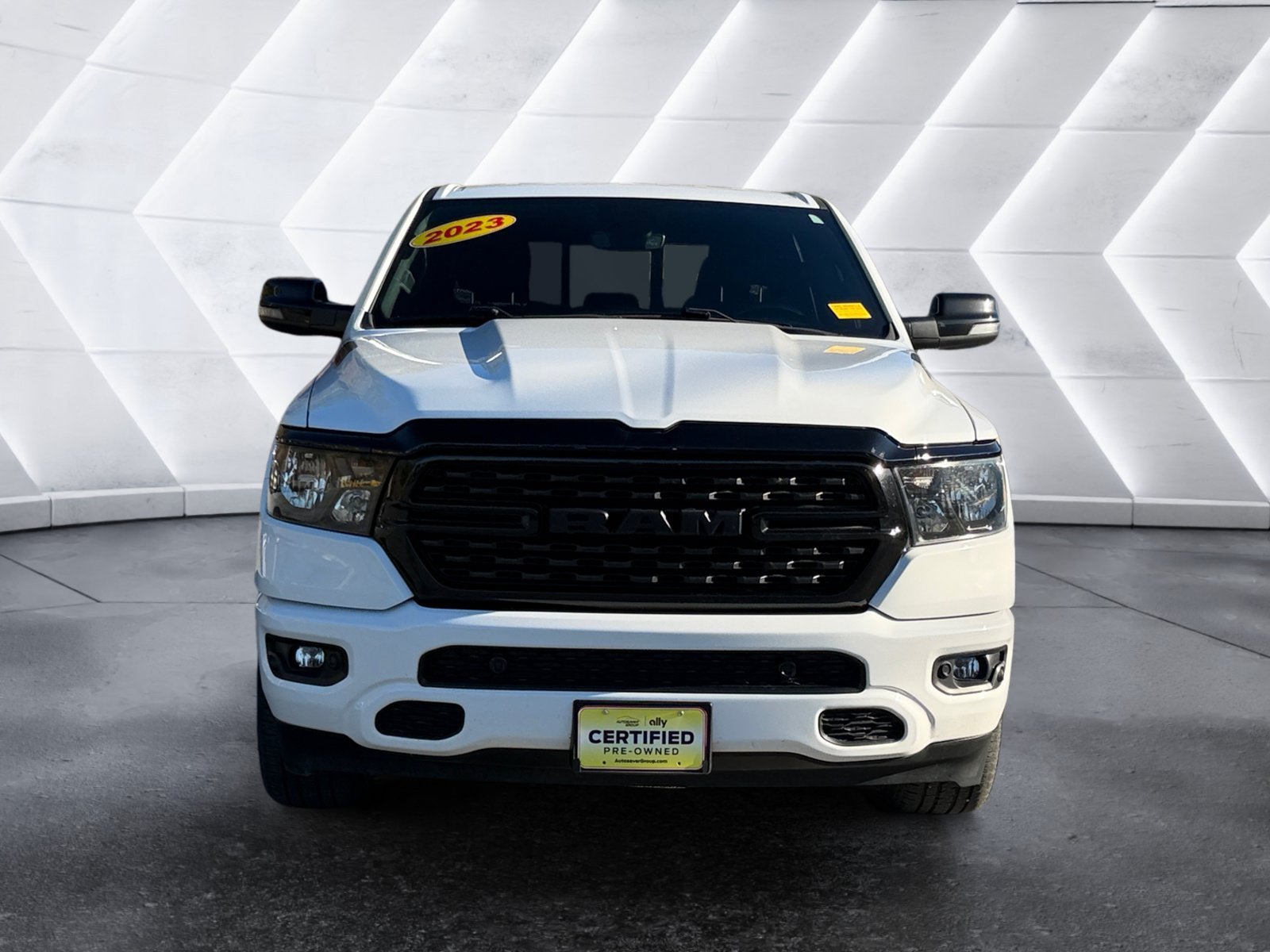 Used 2023 RAM 1500 4x4 Crew Cab image 8