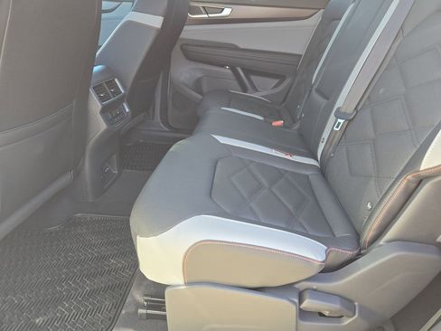 New 2026 Volkswagen Atlas Peak Edition AWD/4WD image 22