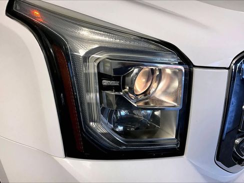 Used 2016 GMC Yukon SLT image 26