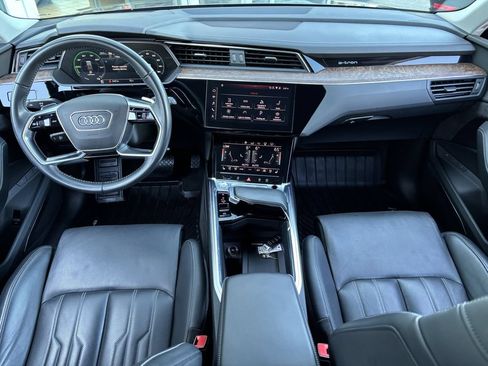 Used 2019 Audi e-tron Prestige w/ Prestige Package AWD/4WD image 20