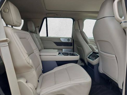 Used 2019 Lincoln Navigator Reserve w/ Cargo Package AWD/4WD image 14