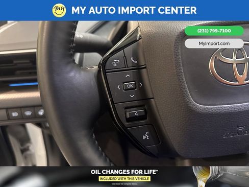 Used 2024 Toyota Prius XLE image 16