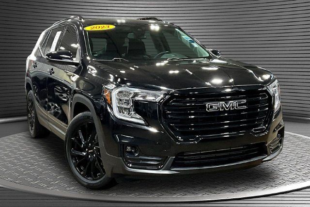 Used 2023 GMC Terrain SLT w/ Elevation Edition FWD image 3