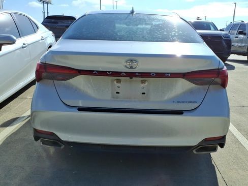 Used 2020 Toyota Avalon Limited FWD image 7