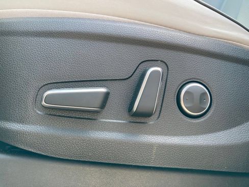 Used 2025 Hyundai Palisade SEL FWD image 13