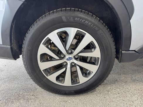 Used 2023 Subaru Outback Premium AWD/4WD image 24