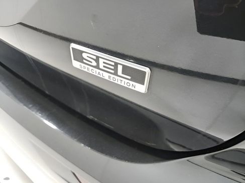 Used 2022 Mitsubishi Outlander SEL AWD/4WD image 12