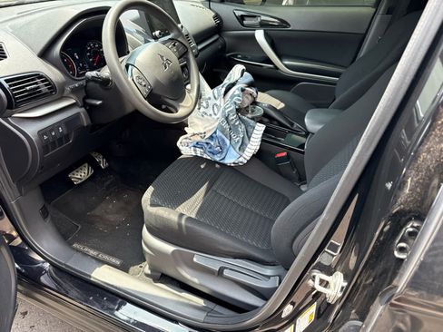 Used 2022 Mitsubishi Eclipse Cross LE FWD image 5