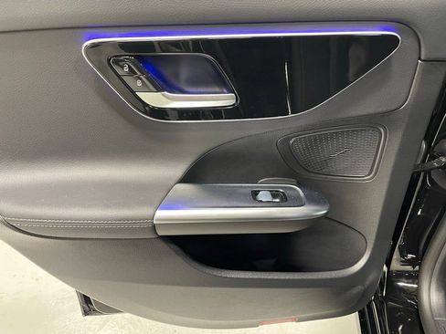 Used 2025 Mercedes-Benz C 300 4MATIC Sedan image 23