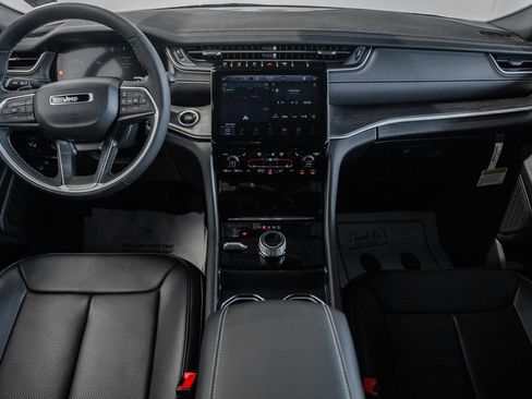 New 2025 Jeep Grand Cherokee L Limited w/ Luxury Tech Group II image 18