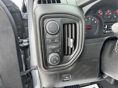 Used 2019 Chevrolet Silverado 1500 Custom w/ Custom Value Package image 15