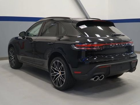 Certified 2026 Porsche Macan AWD/4WD image 3
