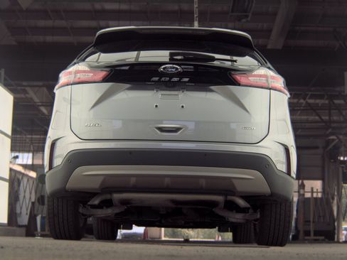 Used 2024 Ford Edge SEL w/ Convenience Package AWD/4WD image 16