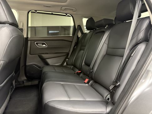 Used 2021 Nissan Rogue SV w/ Premium Package FWD image 16