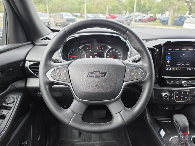 Used 2023 Chevrolet Traverse RS FWD image 17
