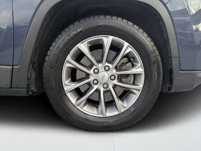 Used 2020 Jeep Cherokee Latitude Plus FWD image 10