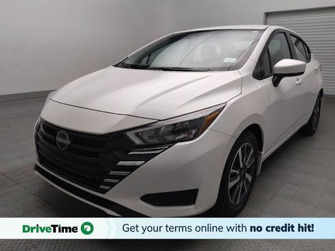 Used 2025 Nissan Versa SV w/ Trunk Package FWD image 1