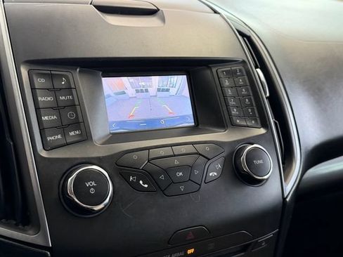 Used 2017 Ford Edge SE FWD image 20