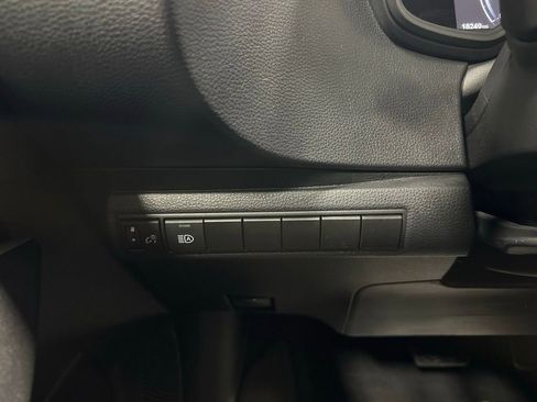 Used 2025 Toyota Corolla SE w/ SE Premium Package image 17